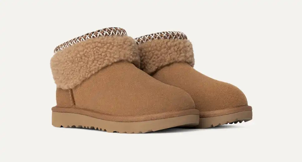 Cizme Classic Ultra Mini Maxi Curly 1157730K-CHE maro EU 31 - EU 36