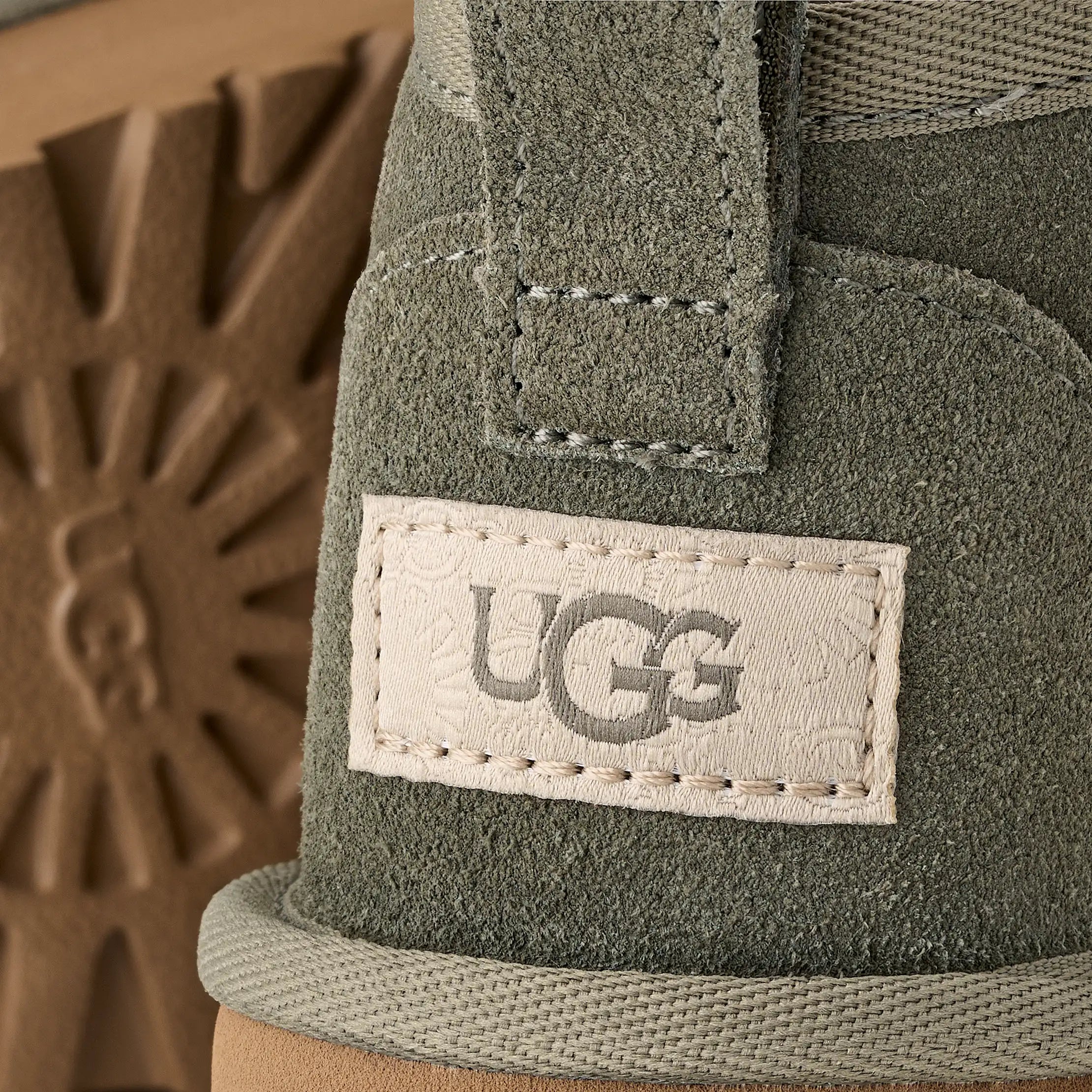 Cizme Classic Ultra Mini Platform 1157791K-MSG verde EU 31 - EU 37