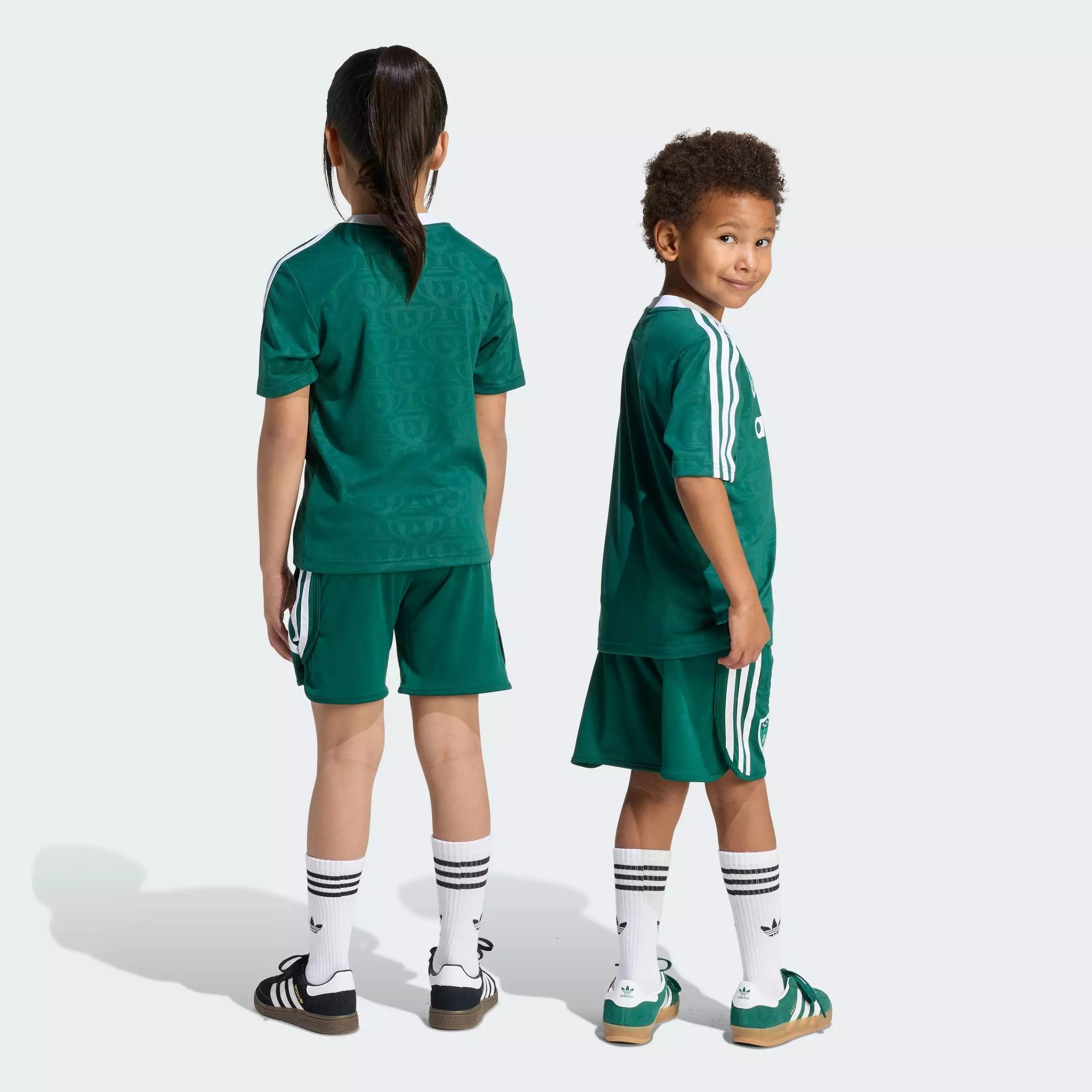 Set tricou si pantaloni scurti adidas Jersey 4 - 8 Ani