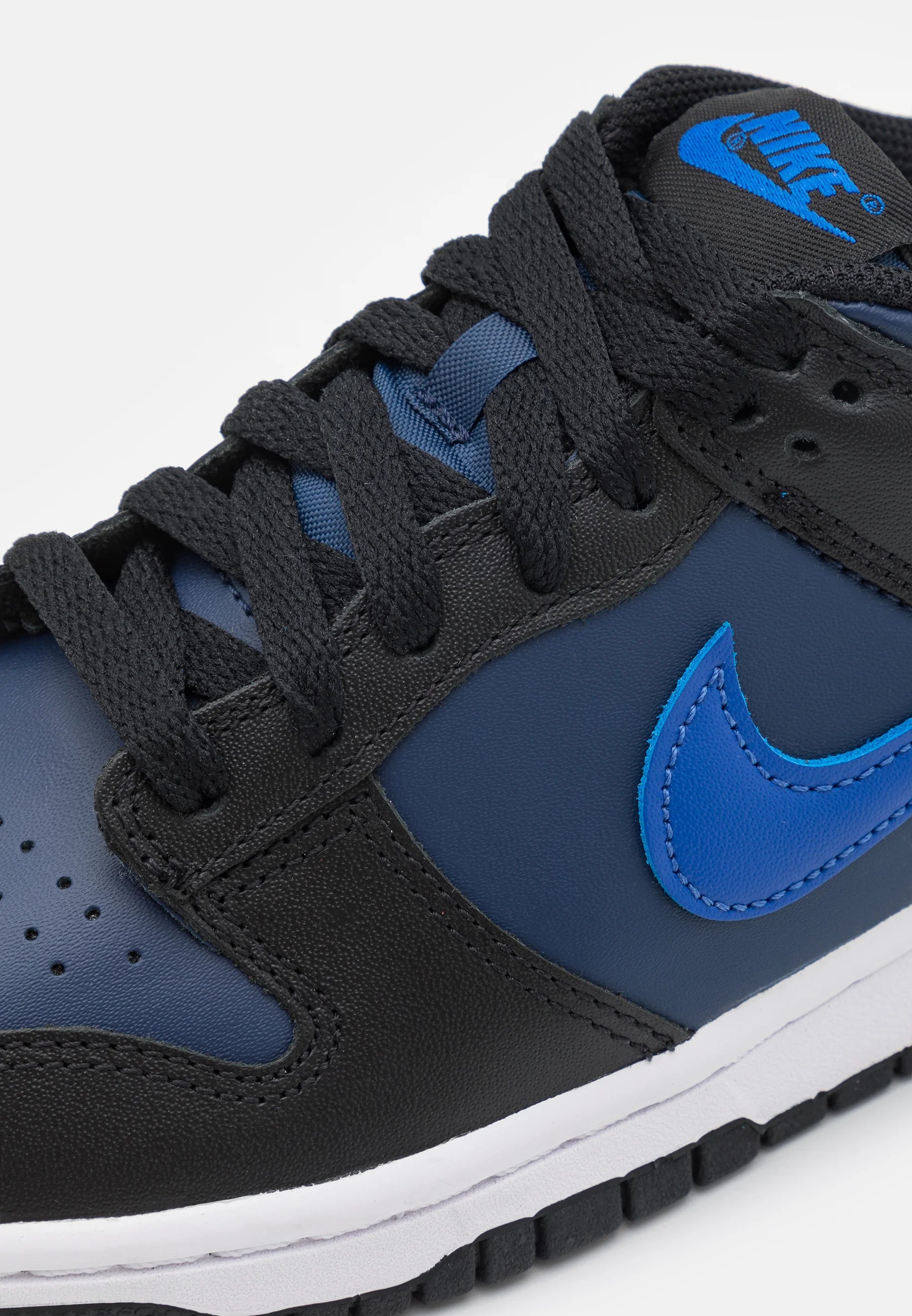 Pantofi sport-Nike-NIKE DUNK LOW BG EU 35.5 - EU 40