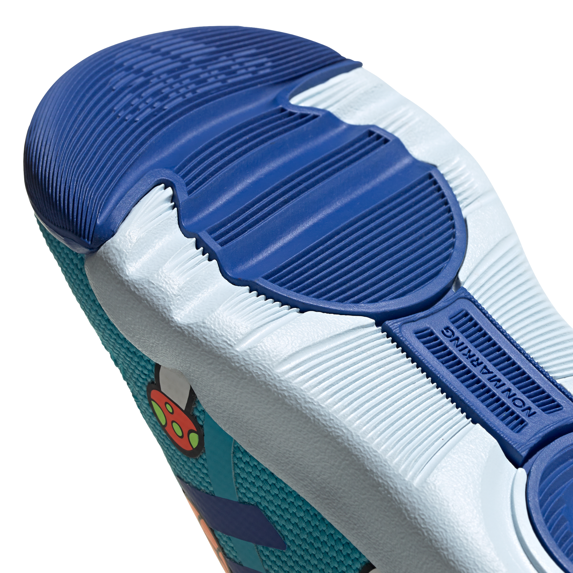 pantofi sport Adidas - detaliu varf