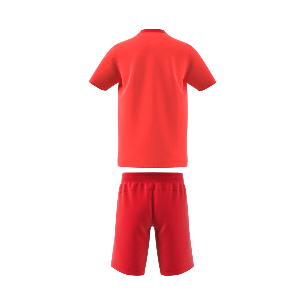 trening de copii cu tricou si pantaloni scurti - spate