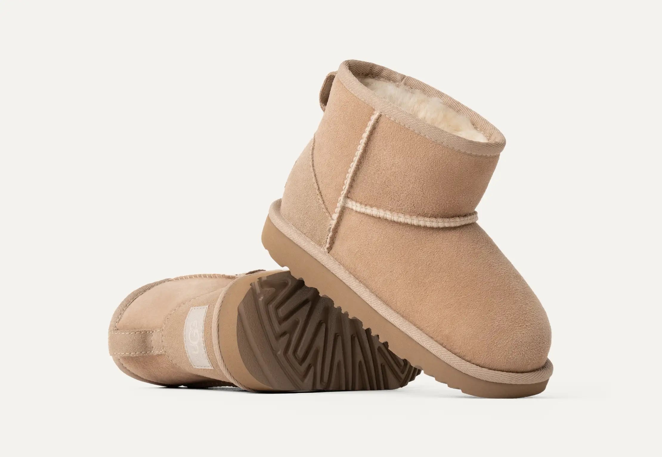 Image of Cizme UGG Classic Mini II