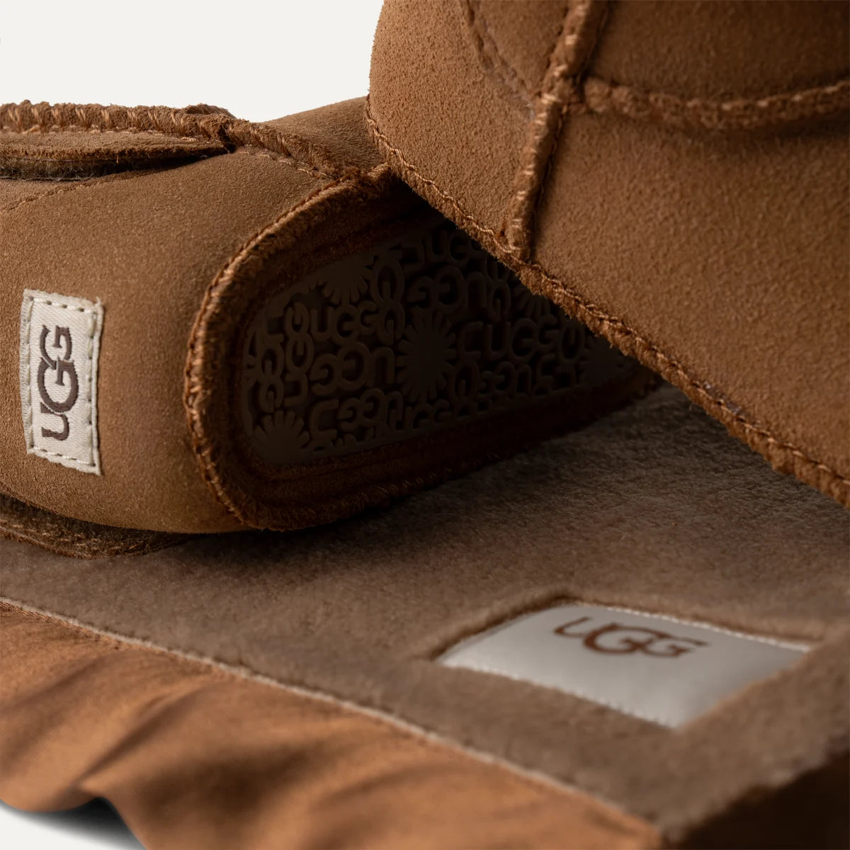 Image of Gheata-UGG-Baby Classic And Lovey EU 16 - EU 18