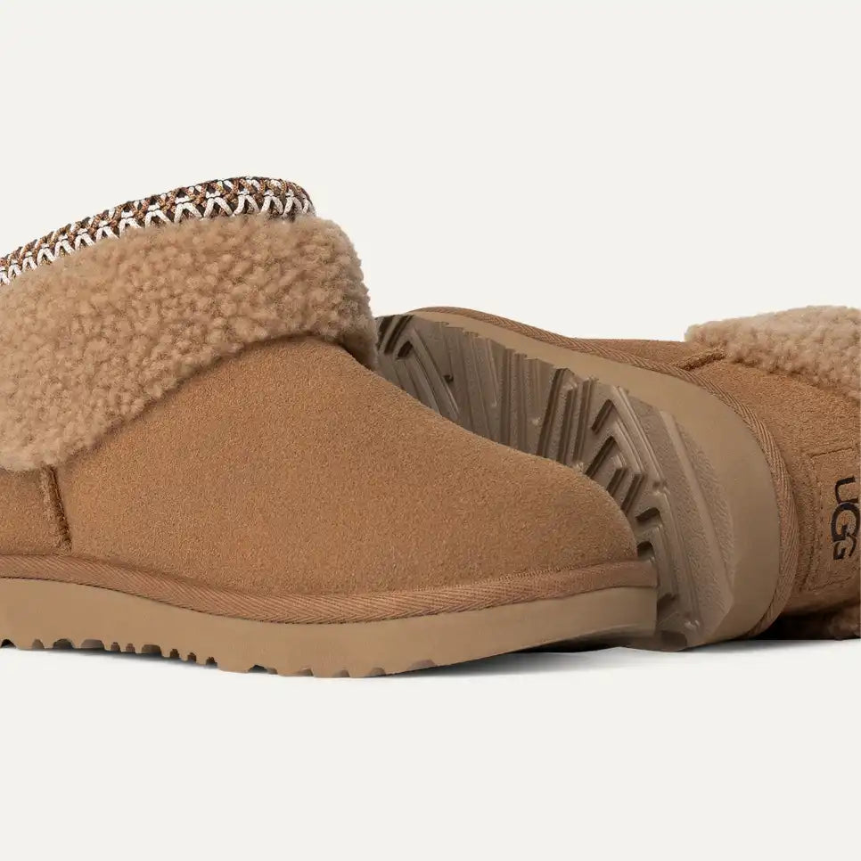 Cizme Classic Ultra Mini Maxi Curly 1157730K-CHE maro EU 31 - EU 36