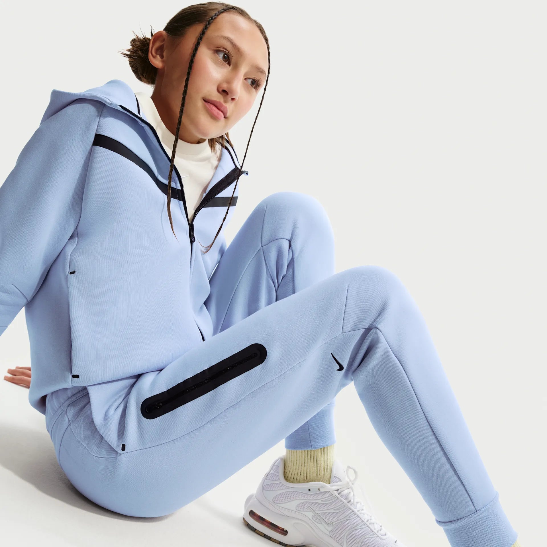 Image of Pantaloni Nike Girls NSW Tech Fleece 6 - 13 Ani