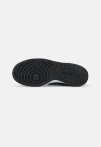Pantofi sport-Nike-NIKE DUNK LOW BG EU 35.5 - EU 40