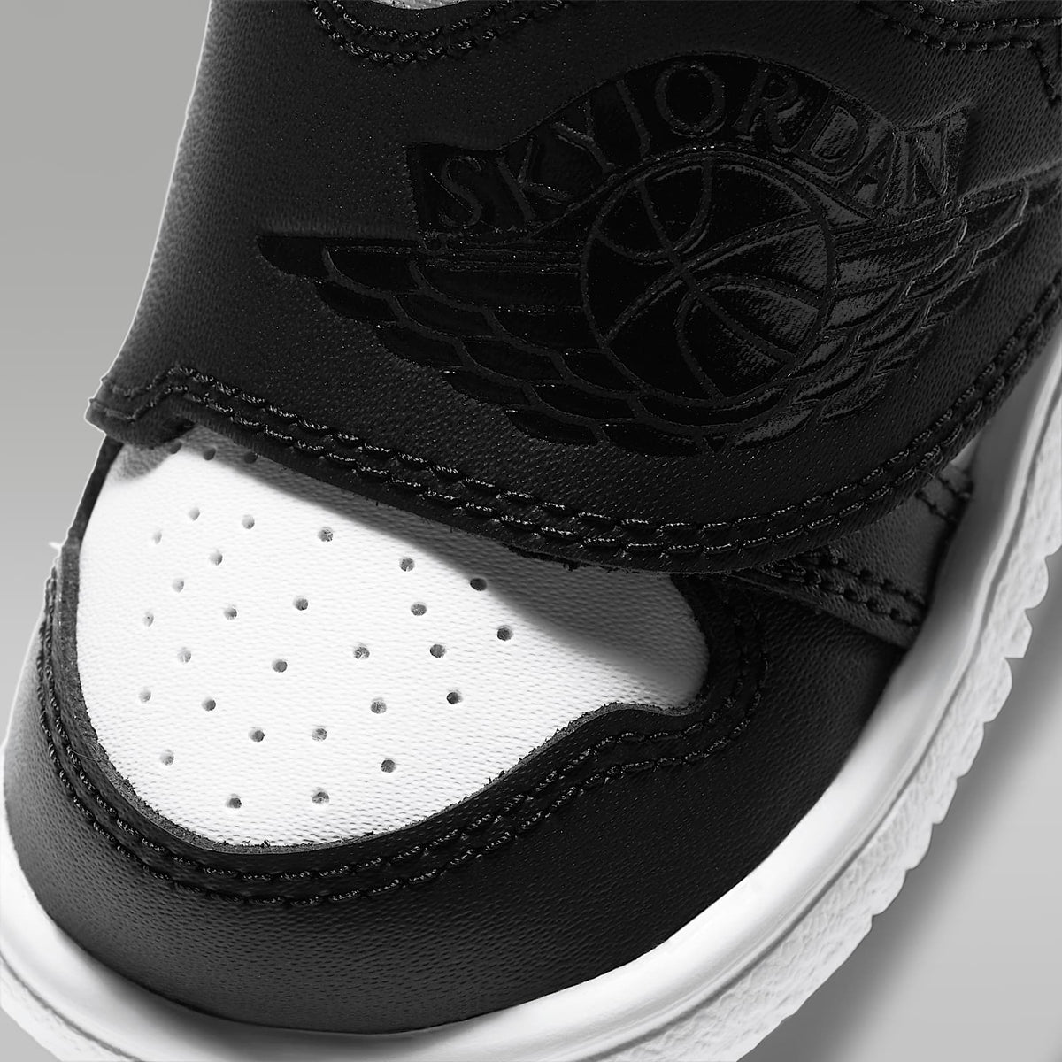 Pantofi sport Nike Sky Jordan 1 Toddler