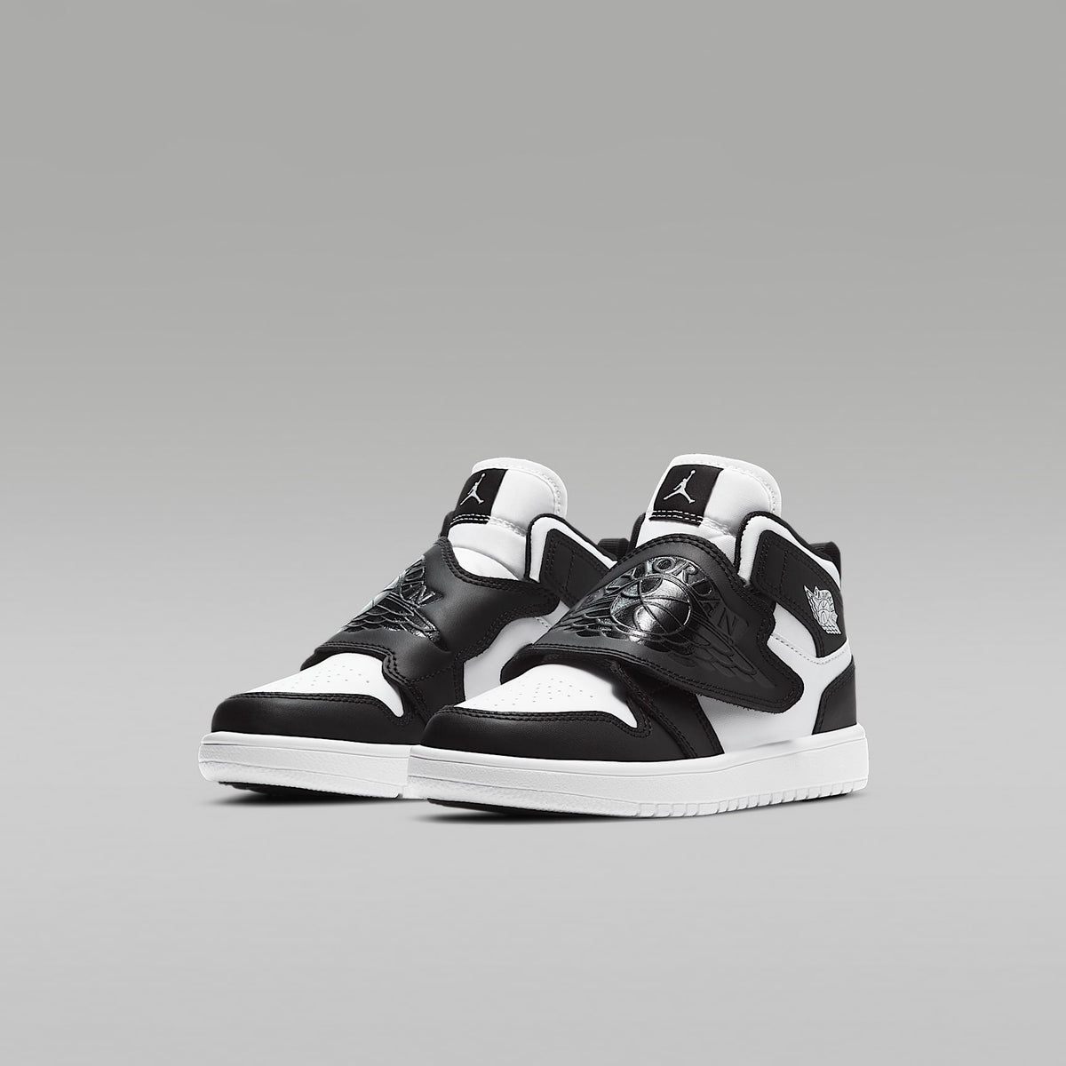 Pantofi sport Nike Sky Jordan 1 Preschool