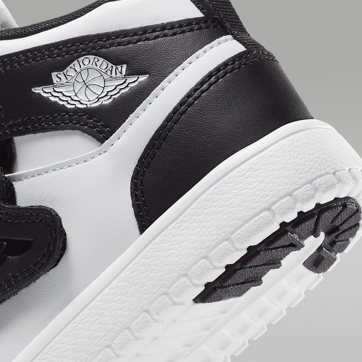 Pantofi sport Nike Sky Jordan 1 Preschool