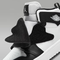 Pantofi sport Nike Sky Jordan 1 Preschool