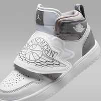 Pantofi sport Nike Sky Jordan 1 Preschool