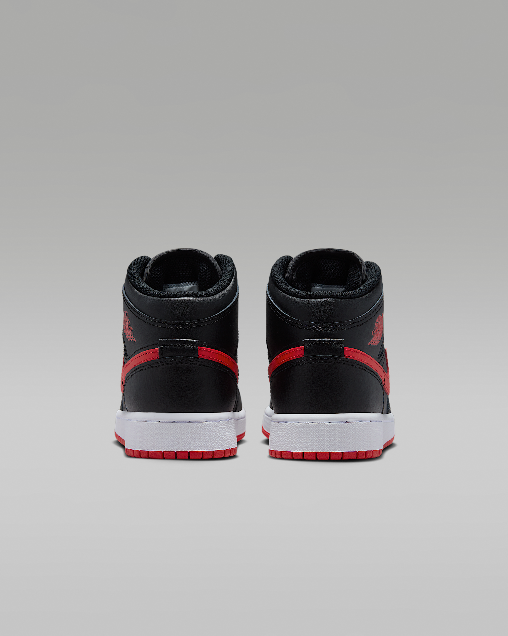 Image of Pantofi sport Jordan Air Jordan 1 Mid Grade School