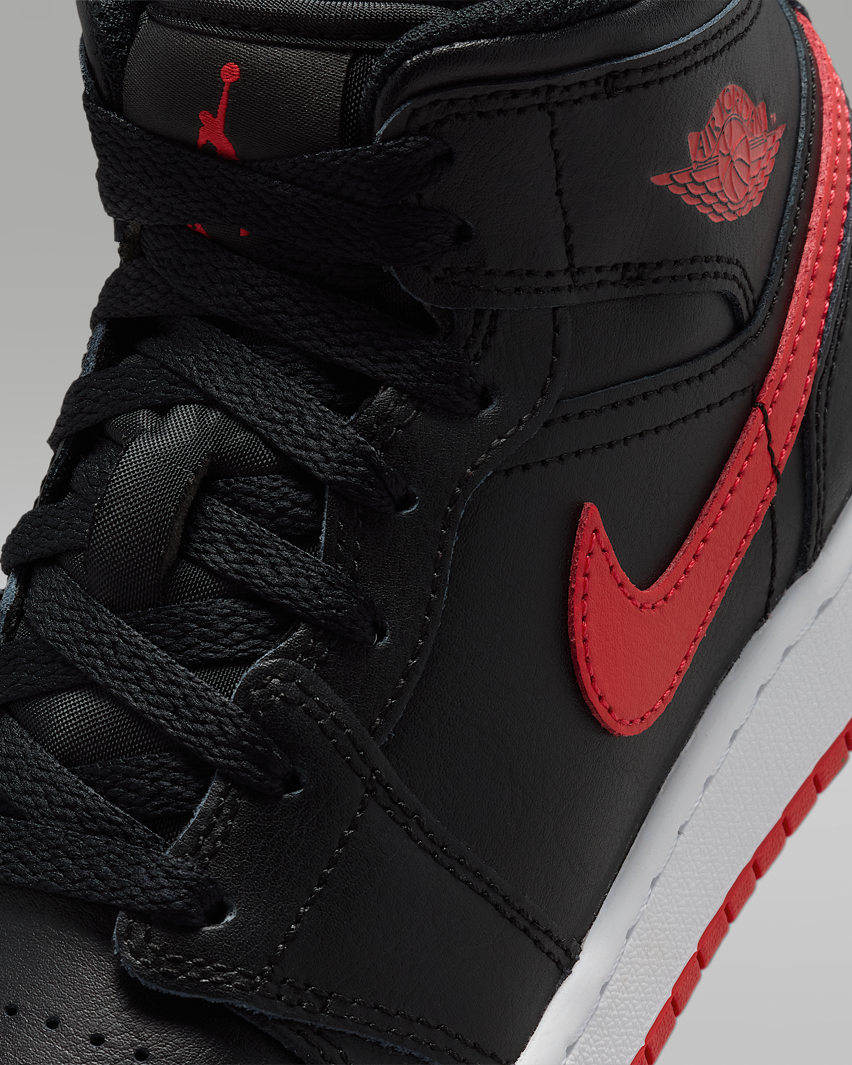 Pantofi sport Jordan Air Jordan 1 Mid Grade School