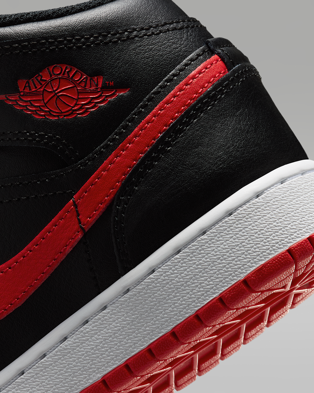 Pantofi sport Jordan Air Jordan 1 Mid Grade School