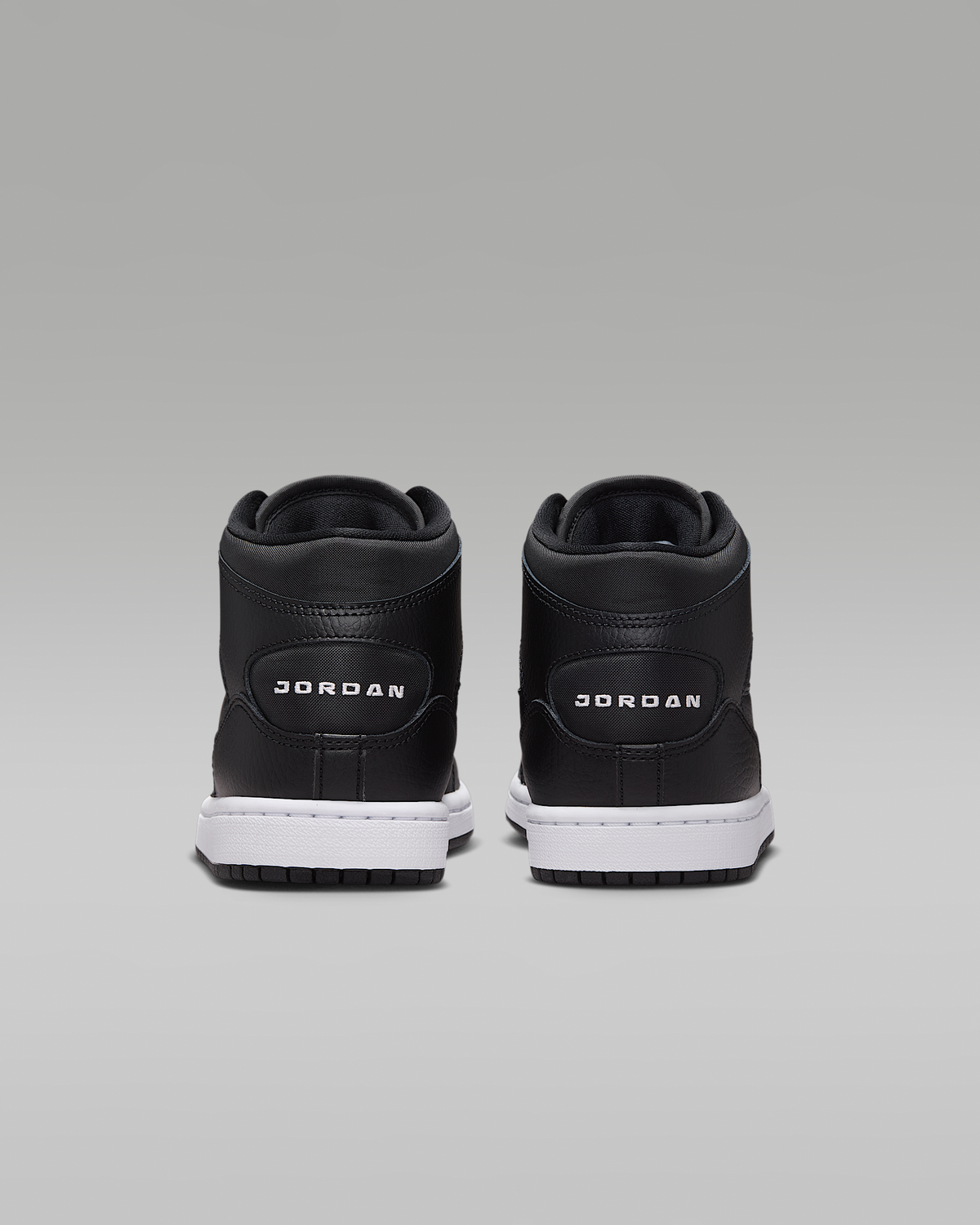 Pantofi sport Jordan Court Connect Mid Grade School