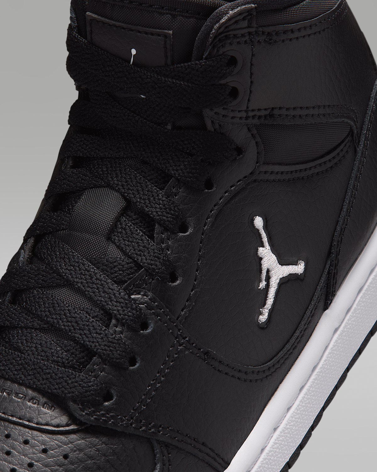 Pantofi sport Jordan Court Connect Mid Grade School