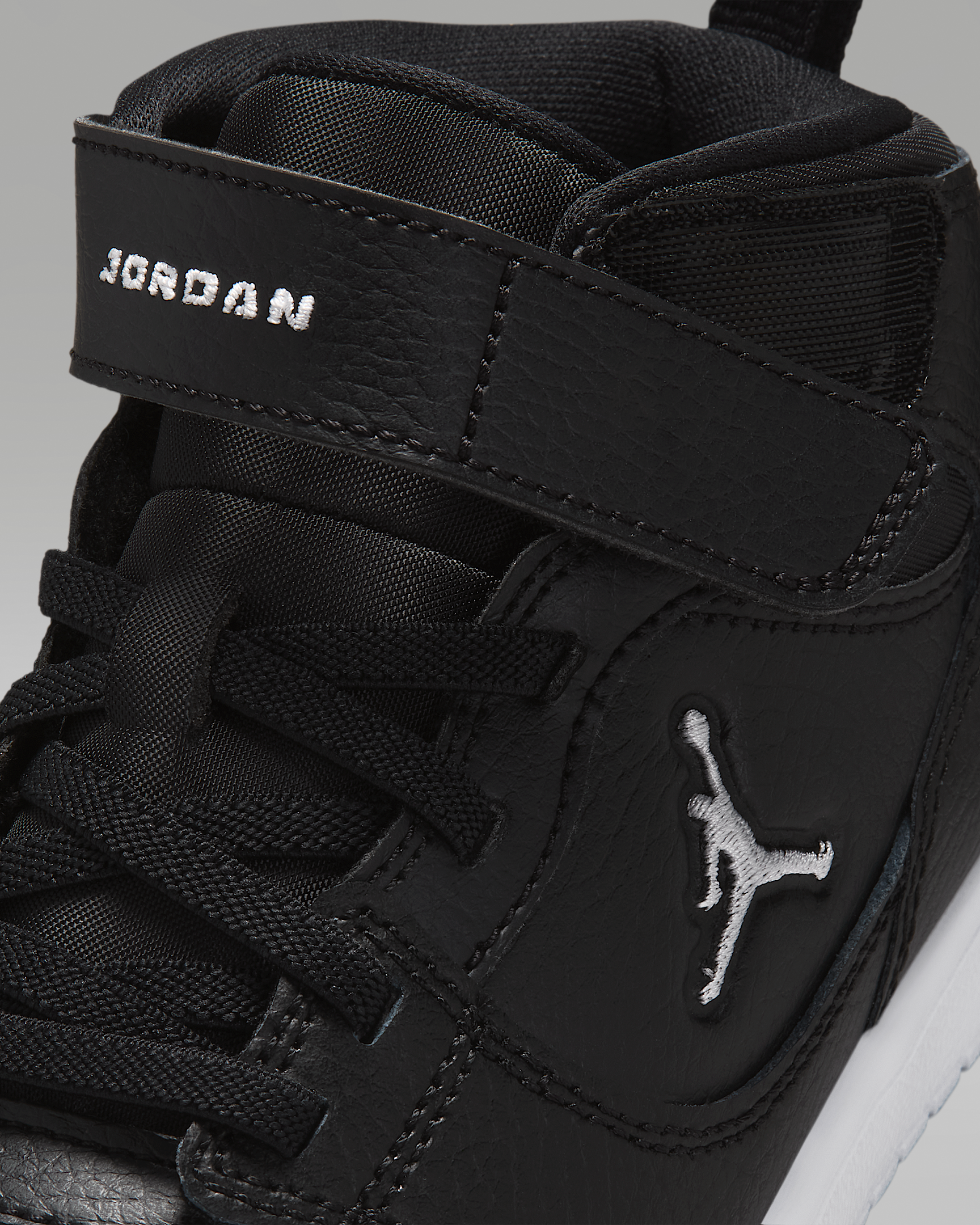Image of Pantofi sport Jordan Court Connect Mid Preschool