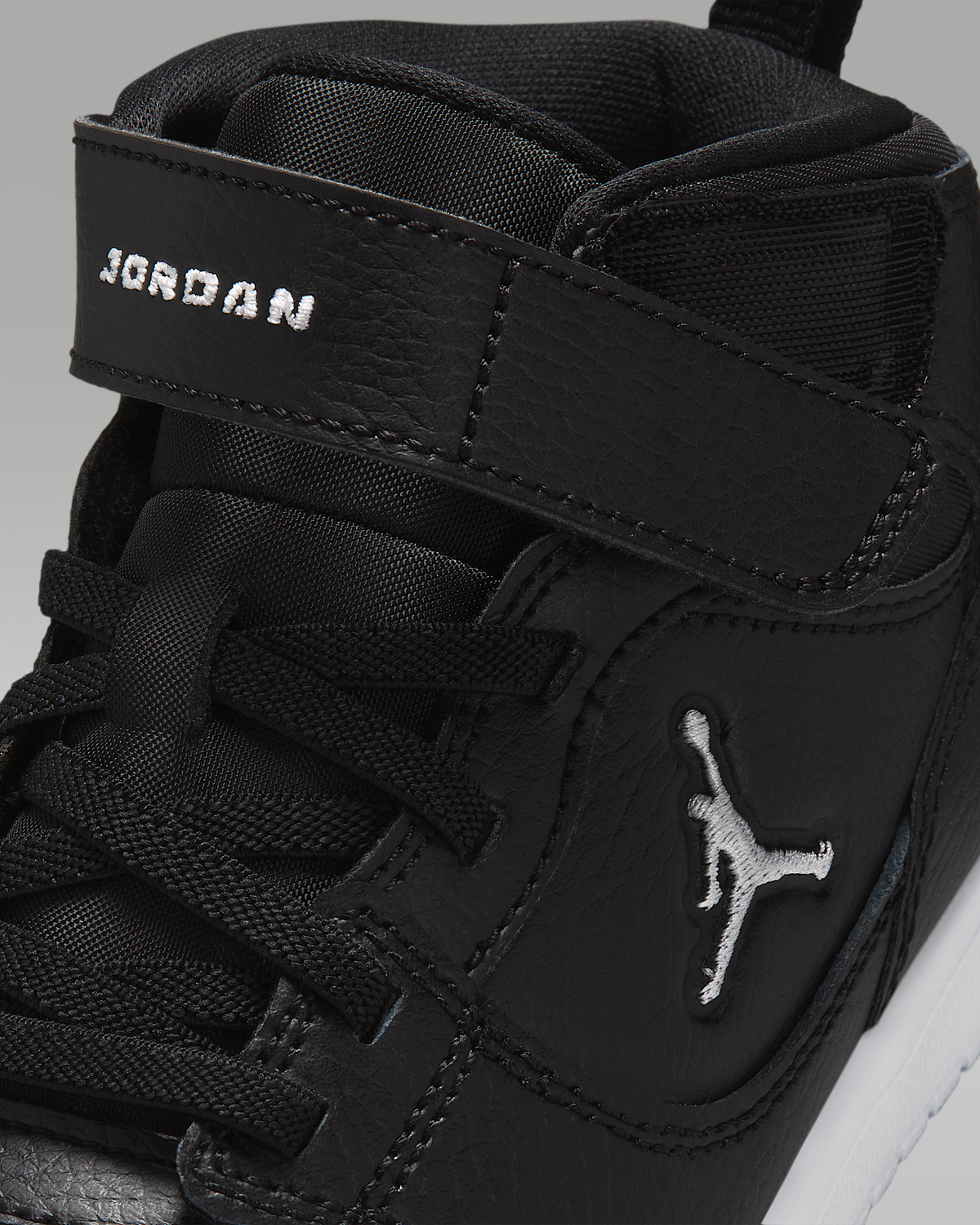 Pantofi sport Jordan Court Connect Mid Preschool