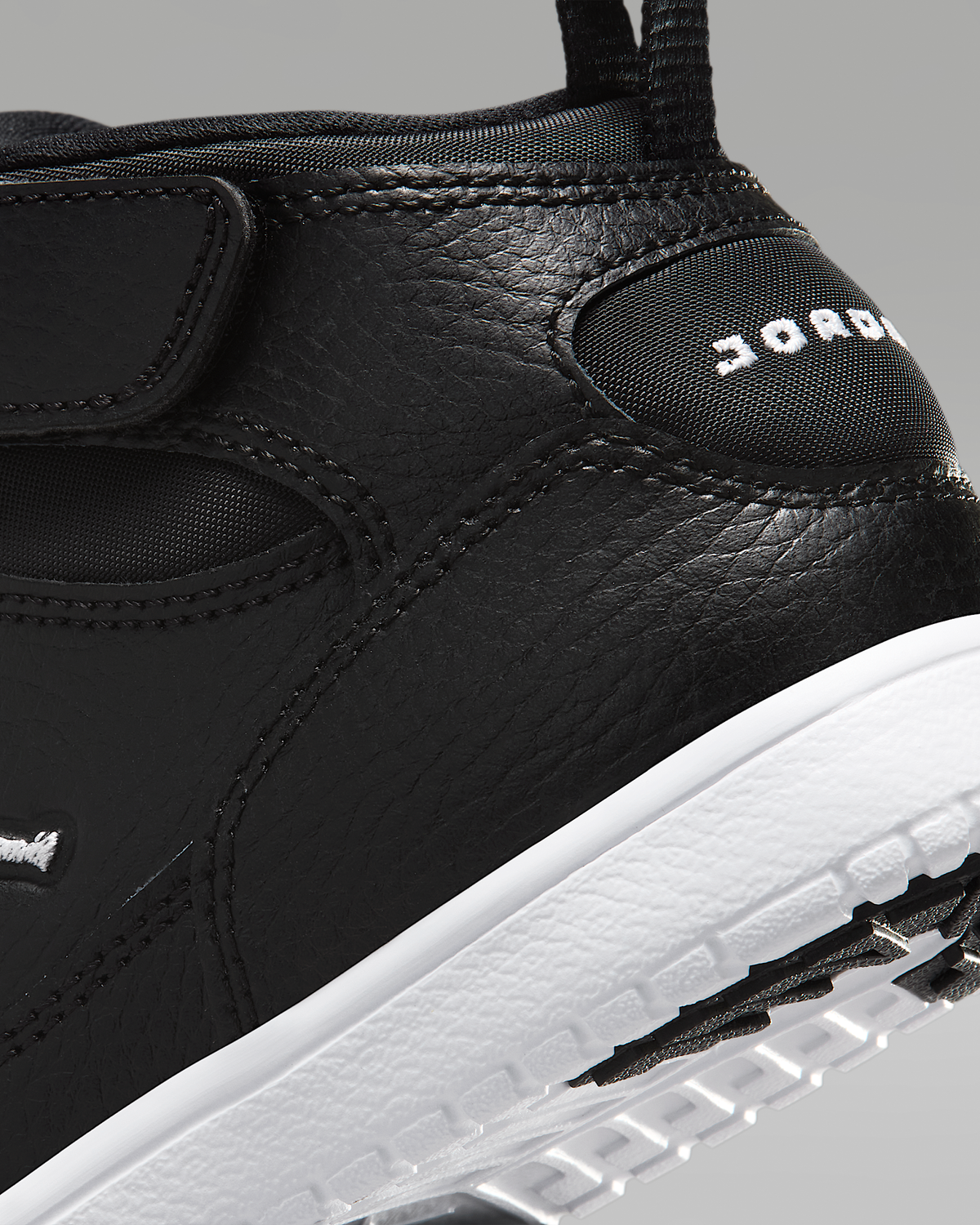 Pantofi sport Jordan Court Connect Mid Preschool