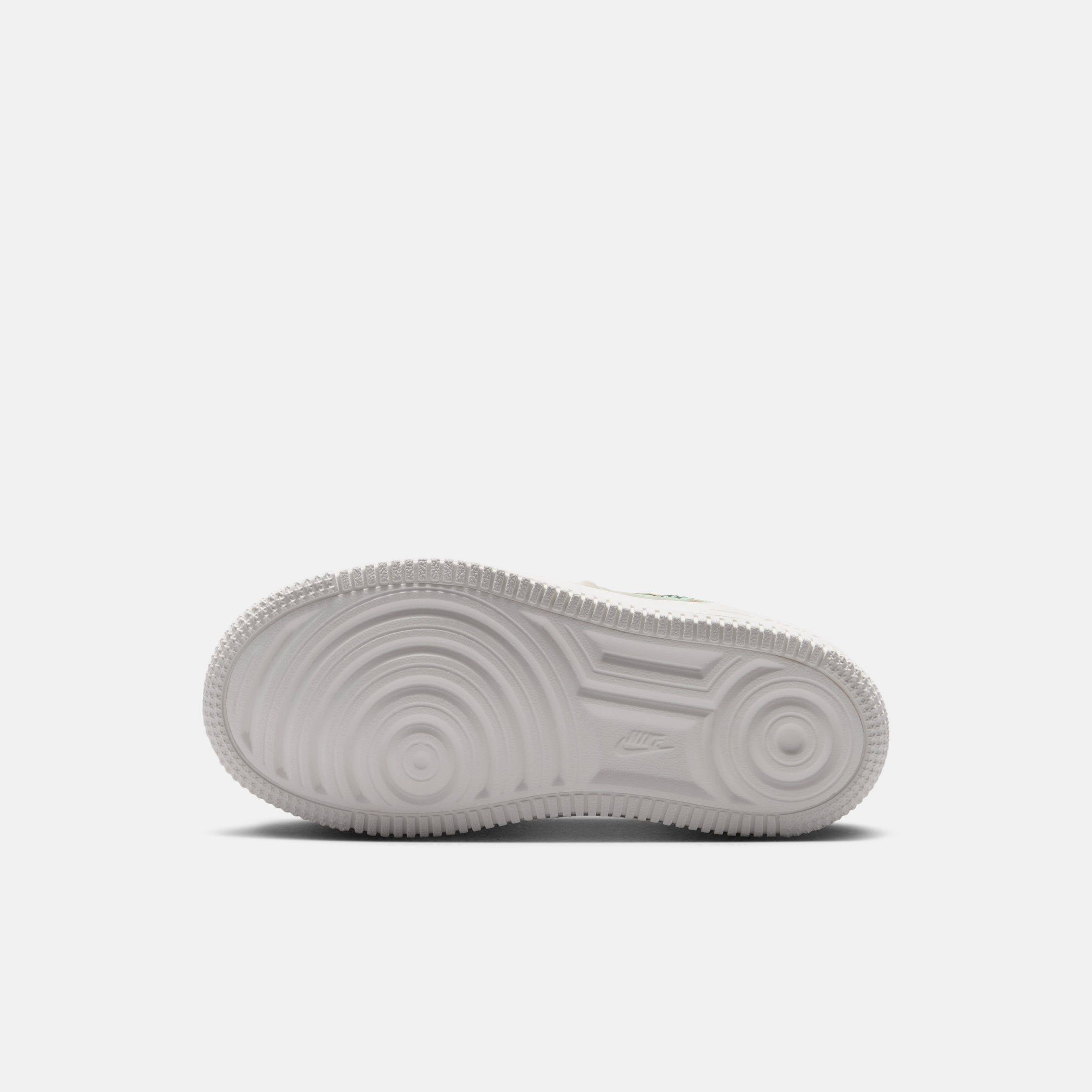 Image of Pantofi sport Nike Force 1 Low Lace Big Kids