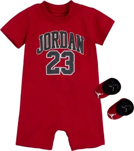 Set salopeta cu mânecă scurtă Nike Jordan 23  0-12 luni